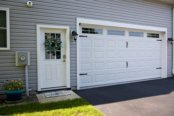 24/7 Emergency Garage Door Roller Replacement experts in Prescott, WI